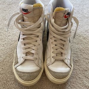 Nike Blazers white Size 5 womens